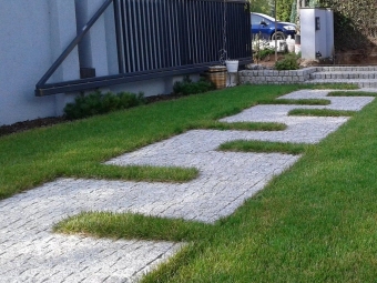 Объемная георешетка Вебер.Текс (сторона ячейки 210х210 мм, высота ребра 100 мм, площадь модуля 18,6 м2), ПЕРФОРИРОВАННАЯ.