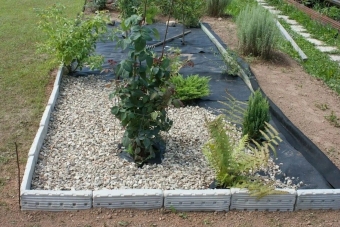 Объемная георешетка Вебер.Текс (сторона ячейки 210х210 мм, высота ребра 100 мм, площадь модуля 18,6 м2), ПЕРФОРИРОВАННАЯ.